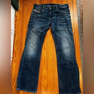Diesel Zanity jeans great condition. These are vintage early 2000’s.